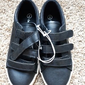 Cat & Jack Sneakers Wilson Black Sz 2 NWOT